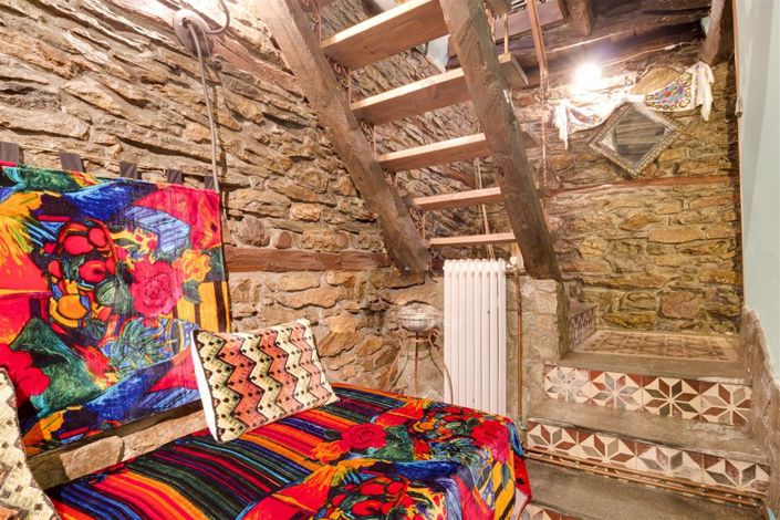 Image No.8-2 Bed Property for sale