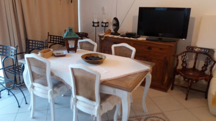 Image No.8-2 Bed Maisonette for sale