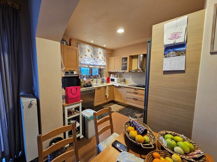 Image No.5-3 Bed Property for sale