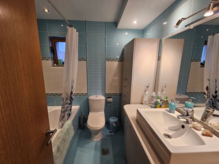 Image No.7-3 Bed Property for sale