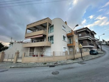Photo 2 - Townhouse 250 m² in Macedonia