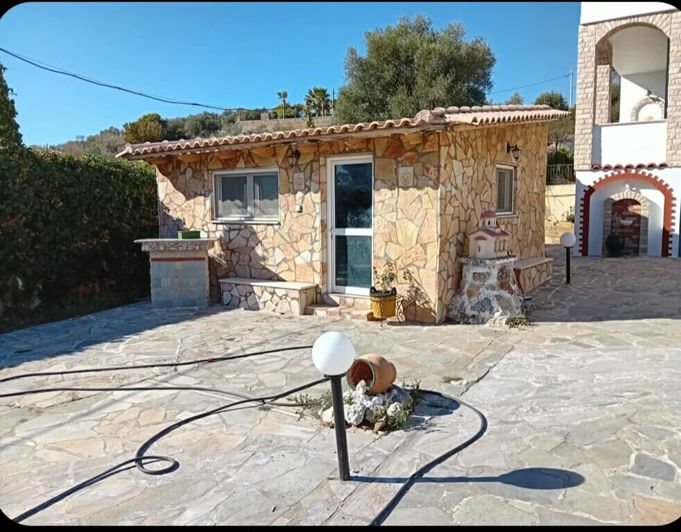 Image No.2-4 Bed Property for sale