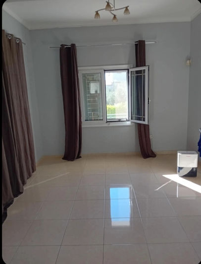 Image No.4-4 Bed Property for sale