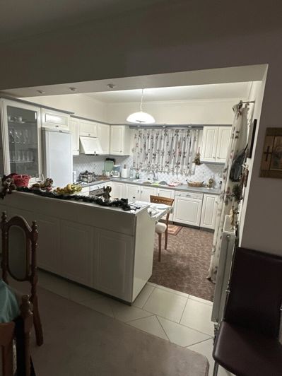 Image No.8-5 Bed Property for sale