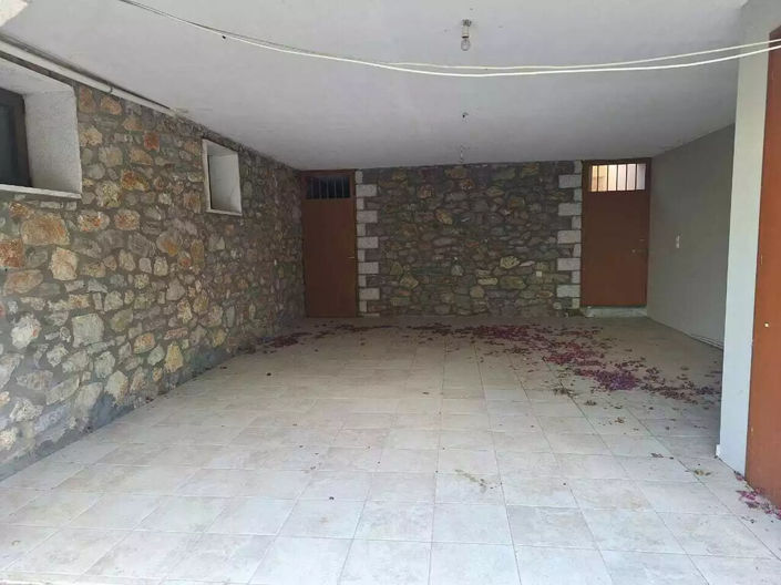 Image No.27-2 Bed Maisonette for sale