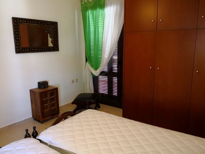 Image No.14-3 Bed Property for sale