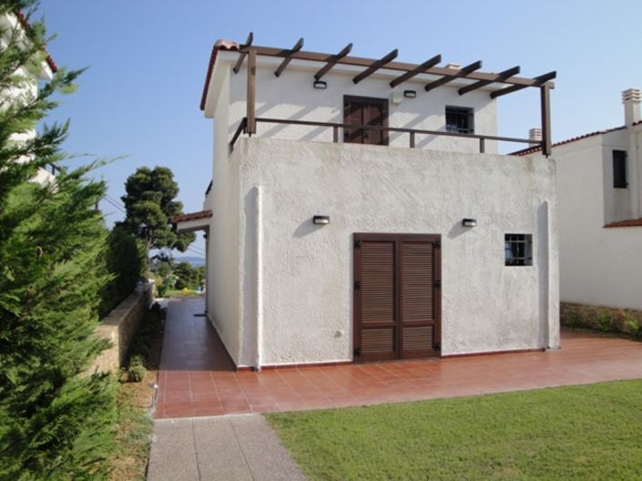 Image No.20-3 Bed Property for sale