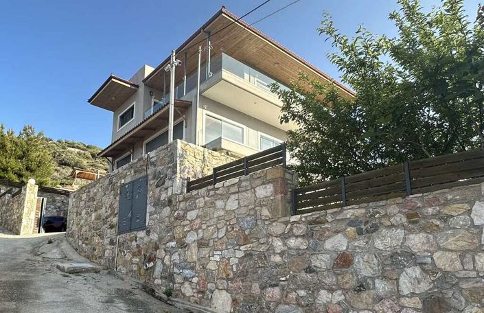 Image No.1-8 Bed Property for sale