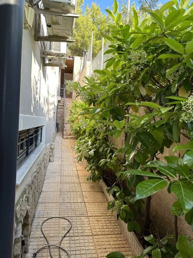 Image No.22-8 Bed Property for sale