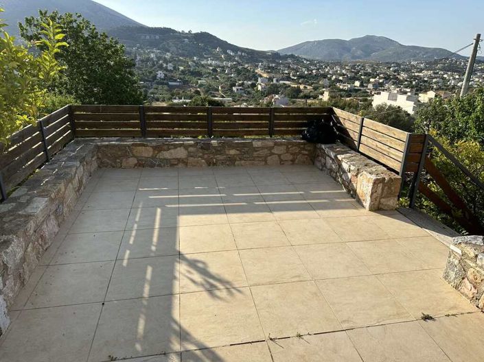 Image No.28-8 Bed Property for sale