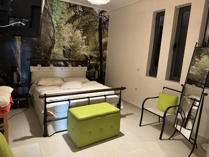 Image No.29-8 Bed Property for sale