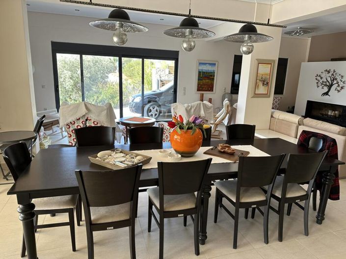 Image No.30-8 Bed Property for sale