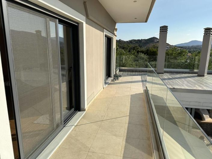 Image No.6-8 Bed Property for sale