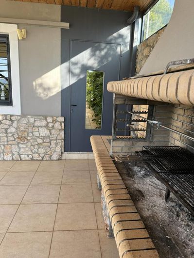 Image No.8-8 Bed Property for sale