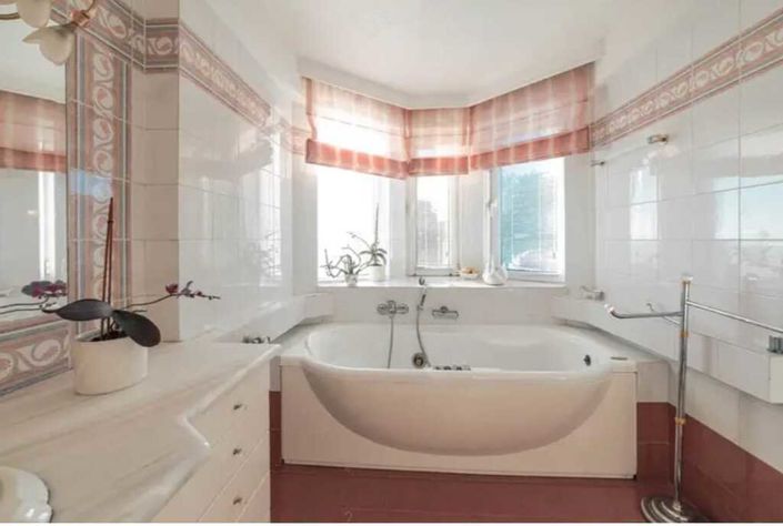 Image No.16-5 Bed Villa for sale