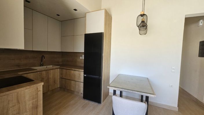 Image No.3-2 Bed Property for sale