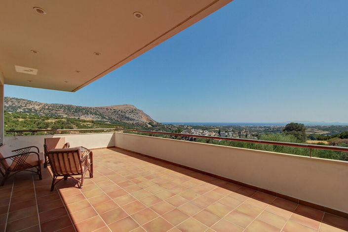 Image No.10-Propriété de 6 chambres à vendre à Stalida