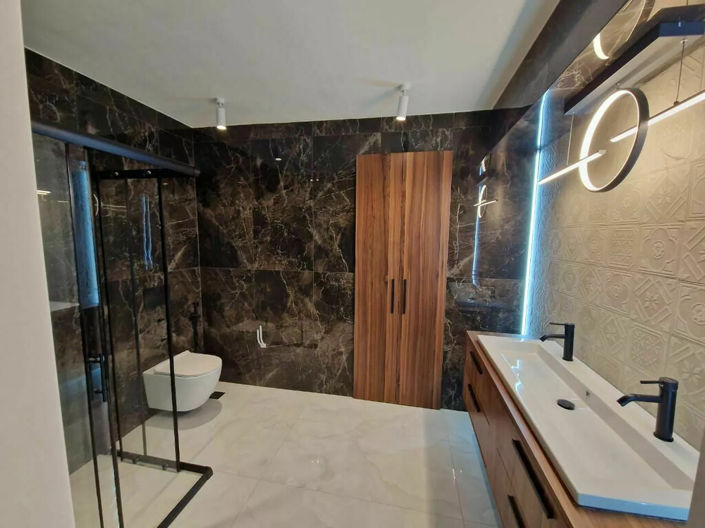 Image No.14-3 Bed Flat for sale