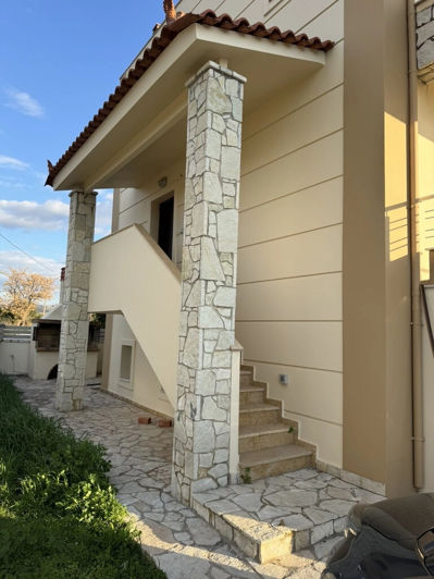 Image No.3-3 Bed Property for sale