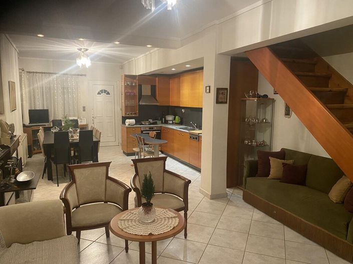 Image No.2-3 Bed Maisonette for sale