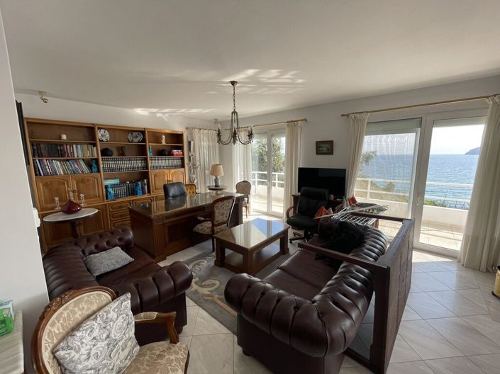 Image No.9-Villa for sale