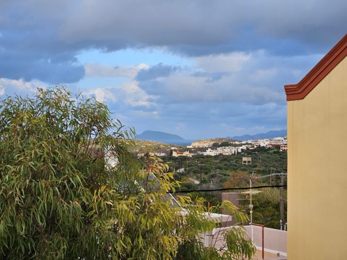 Image No.1-4 Bed Maisonette for sale