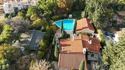 1 - Attique, Villa