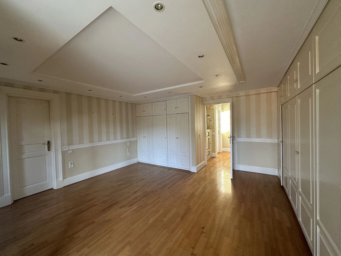 Image No.12-4 Bed Villa for sale