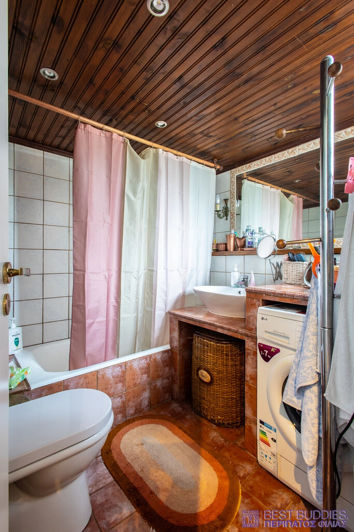 Image No.12-4 Bed Property for sale