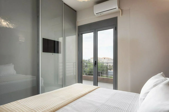 Image No.17-5 Bed Property for sale