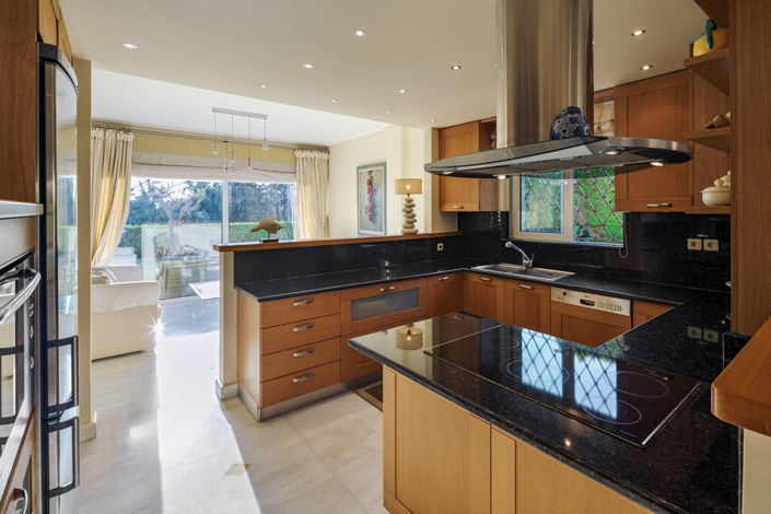 Image No.20-6 Bed Villa for sale