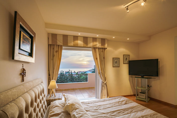 Image No.28-6 Bed Villa for sale