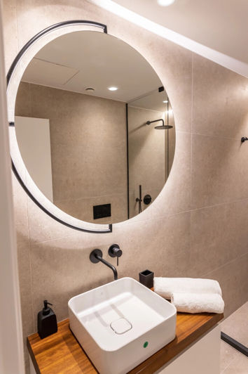 Image No.16-3 Bed Flat for sale