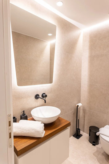 Image No.23-3 Bed Flat for sale