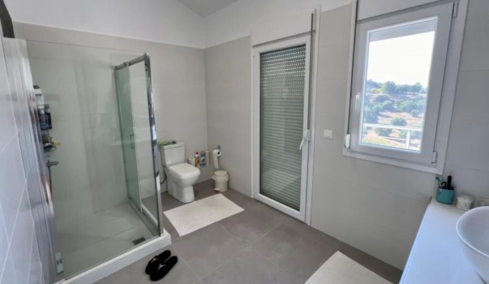 Image No.14-3 Bed Property for sale
