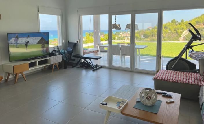 Image No.5-3 Bed Property for sale