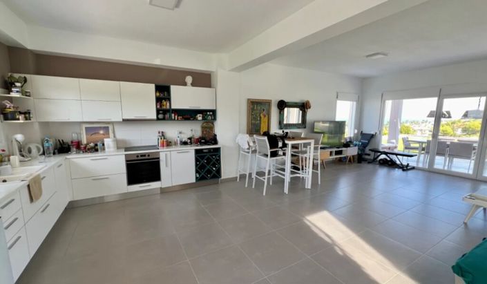 Image No.6-3 Bed Property for sale