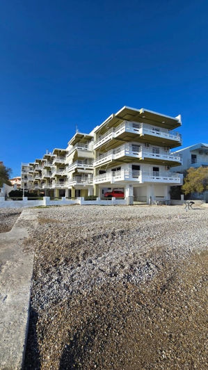 Image No.10-2 Bed Flat for sale