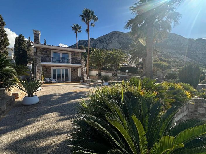 Image No.1-4 Bed Villa for sale