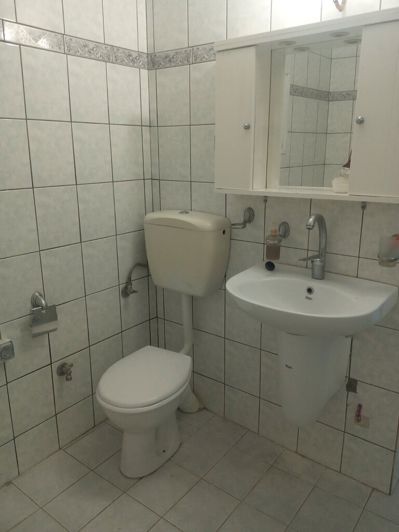 Image No.10-1 Bed Flat for sale