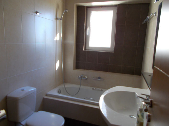 Image No.5-2 Bed Flat for sale