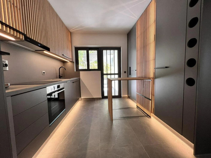 Image No.10-3 Bed Maisonette for sale