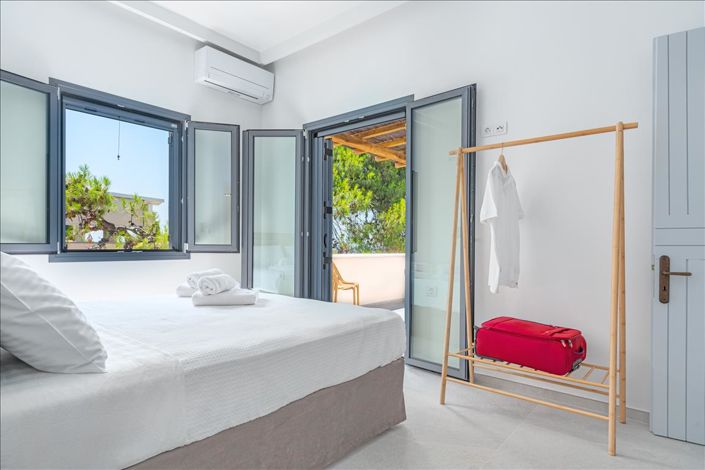 Image No.12-4 Bed Villa for sale