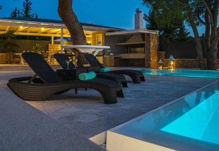 Image No.3-4 Bed Villa for sale