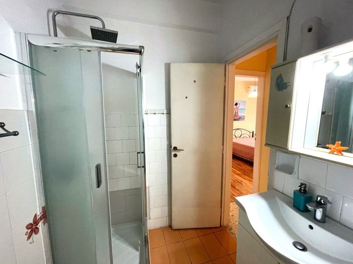 Image No.25-2 Bed Flat for sale