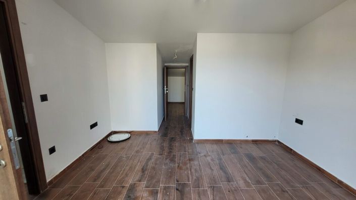 Image No.21-2 Bed Duplex for sale