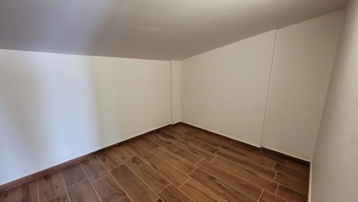 Image No.28-2 Bed Duplex for sale