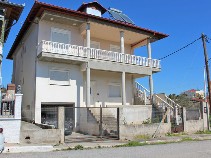 Image No.1-6 Bed Property for sale