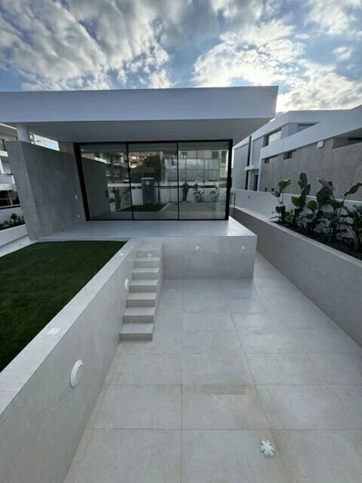 Image No.1-Villa à vendre à Attique