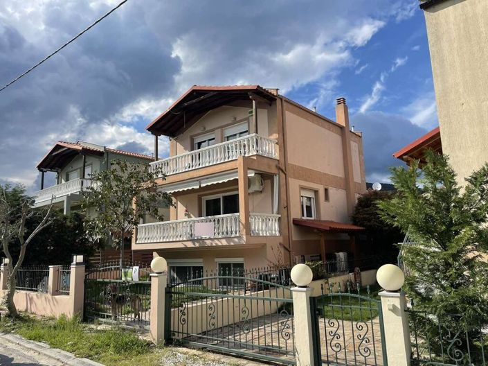 Image No.24-4 Bed Maisonette for sale